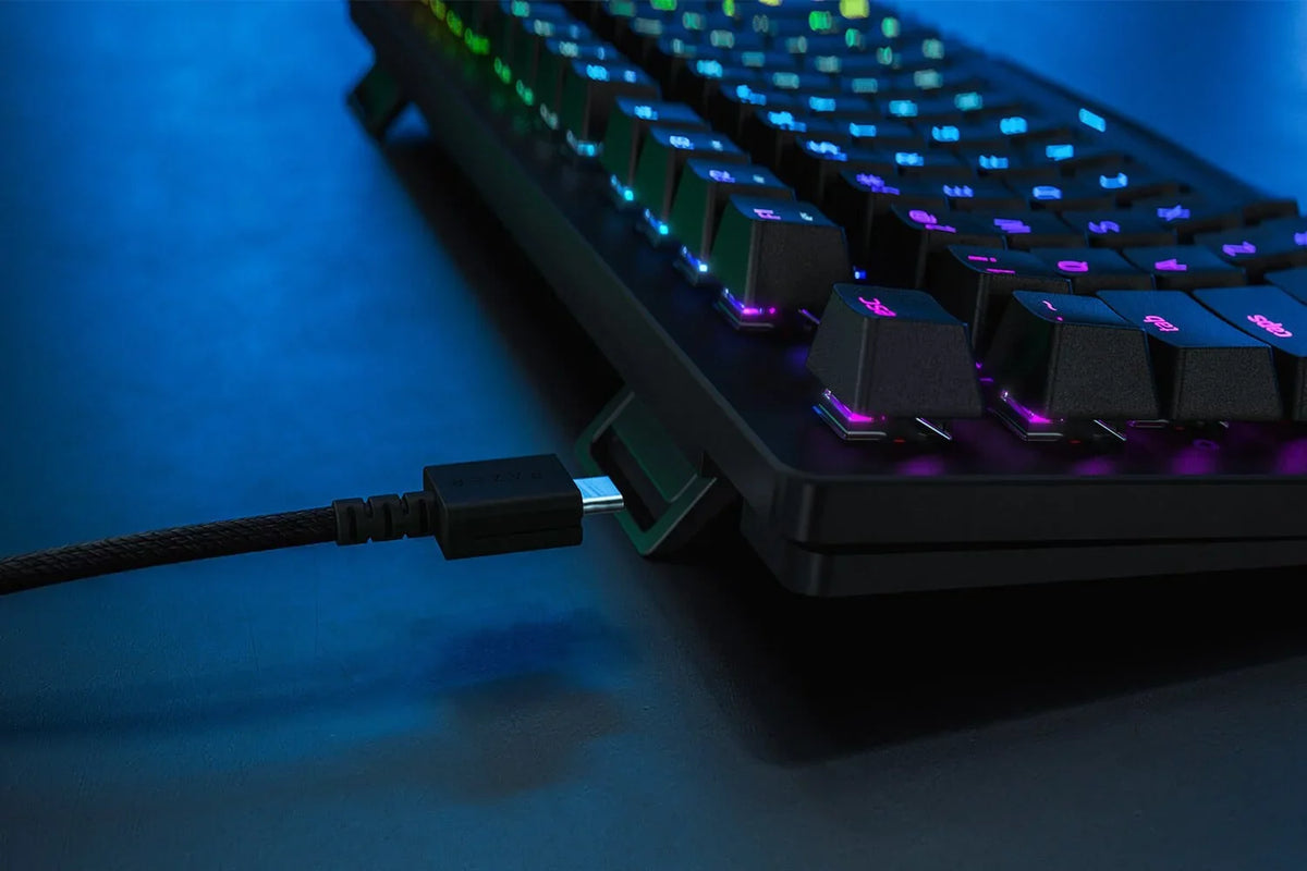 Switches Chroma Huntsman Keyboard, Razer Linear Lighting RGB Gaming Edition w/ Tournament Optical & (Used)
