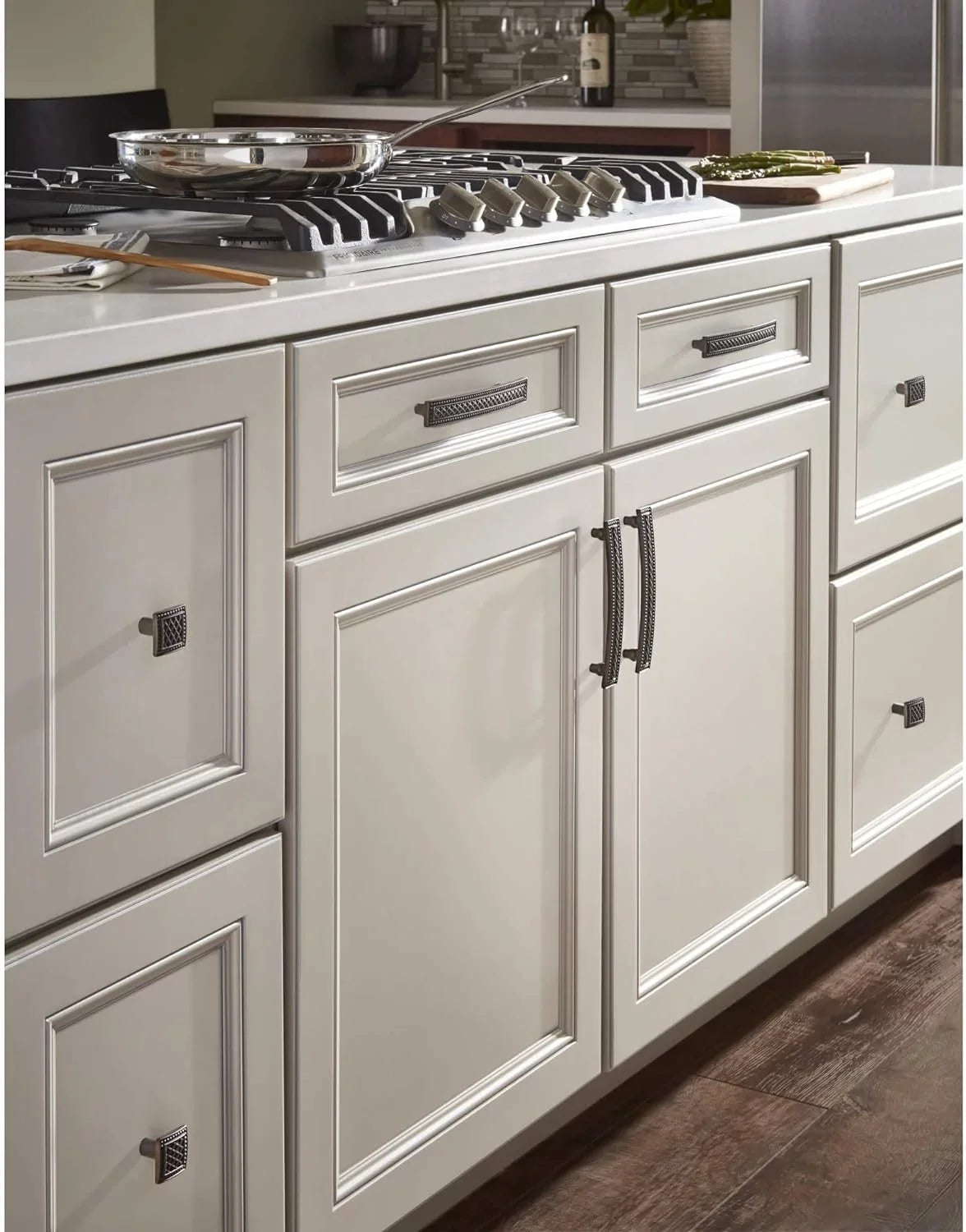Square Knob Rouge Trevi Finish: