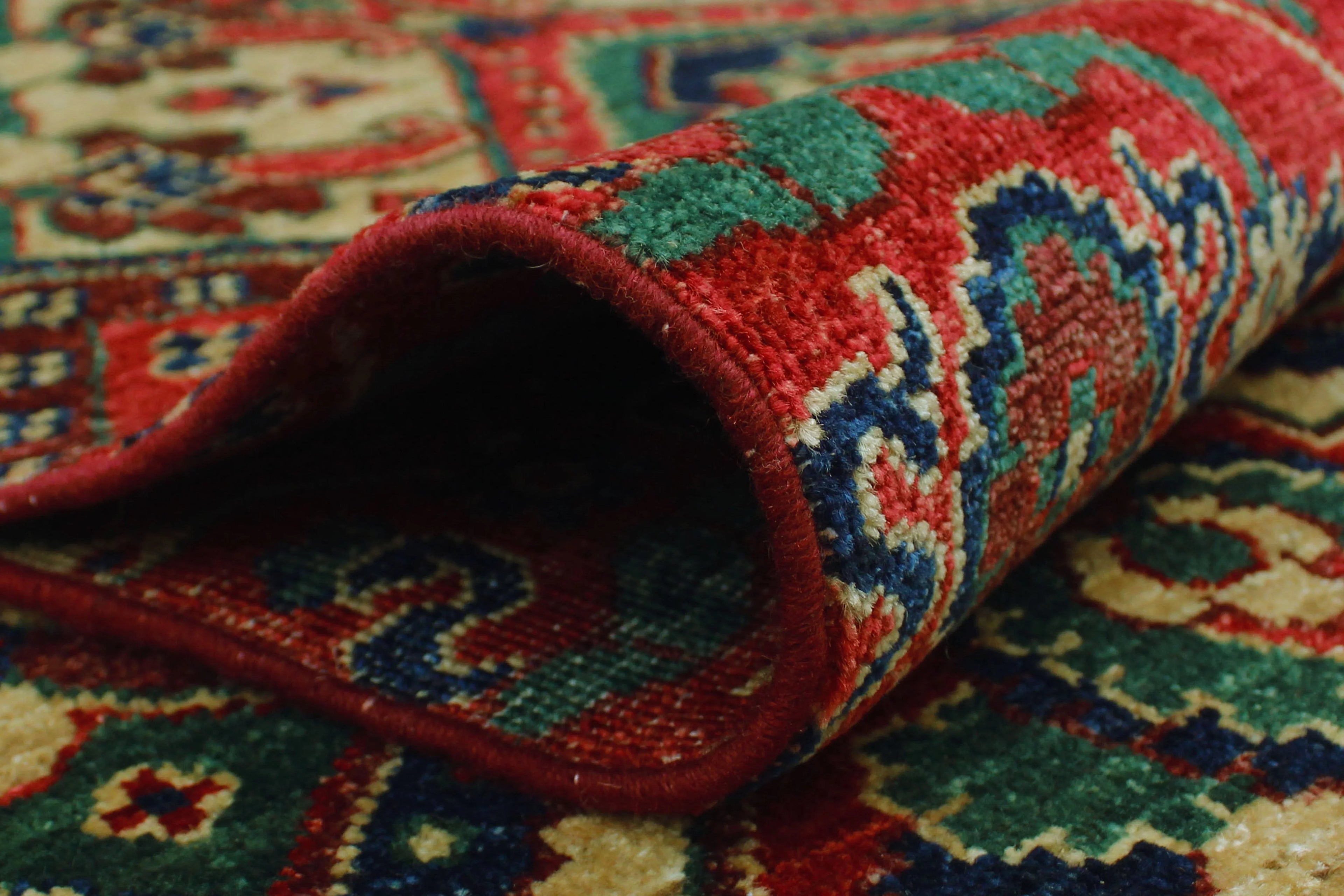 Red/Blue Reggie 9'10" 7'11" x Rug, Aria