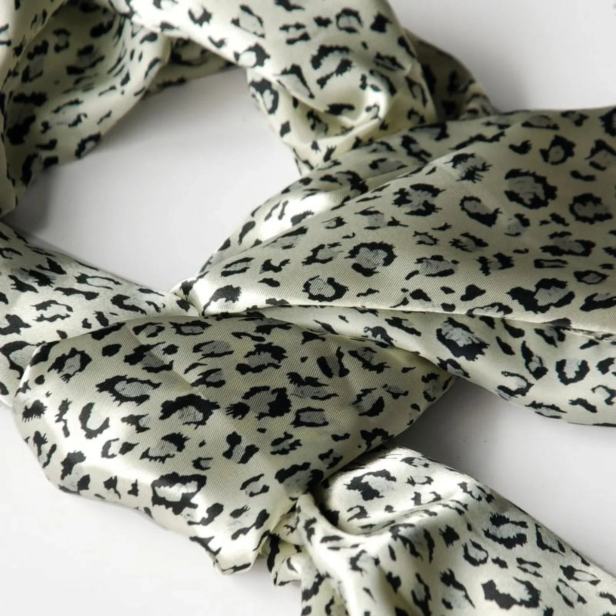 Ivory Exquisitely Animal Elegant Print Leopard Silk Scarf/Wrap/Shawl(Large) Soft Blancho