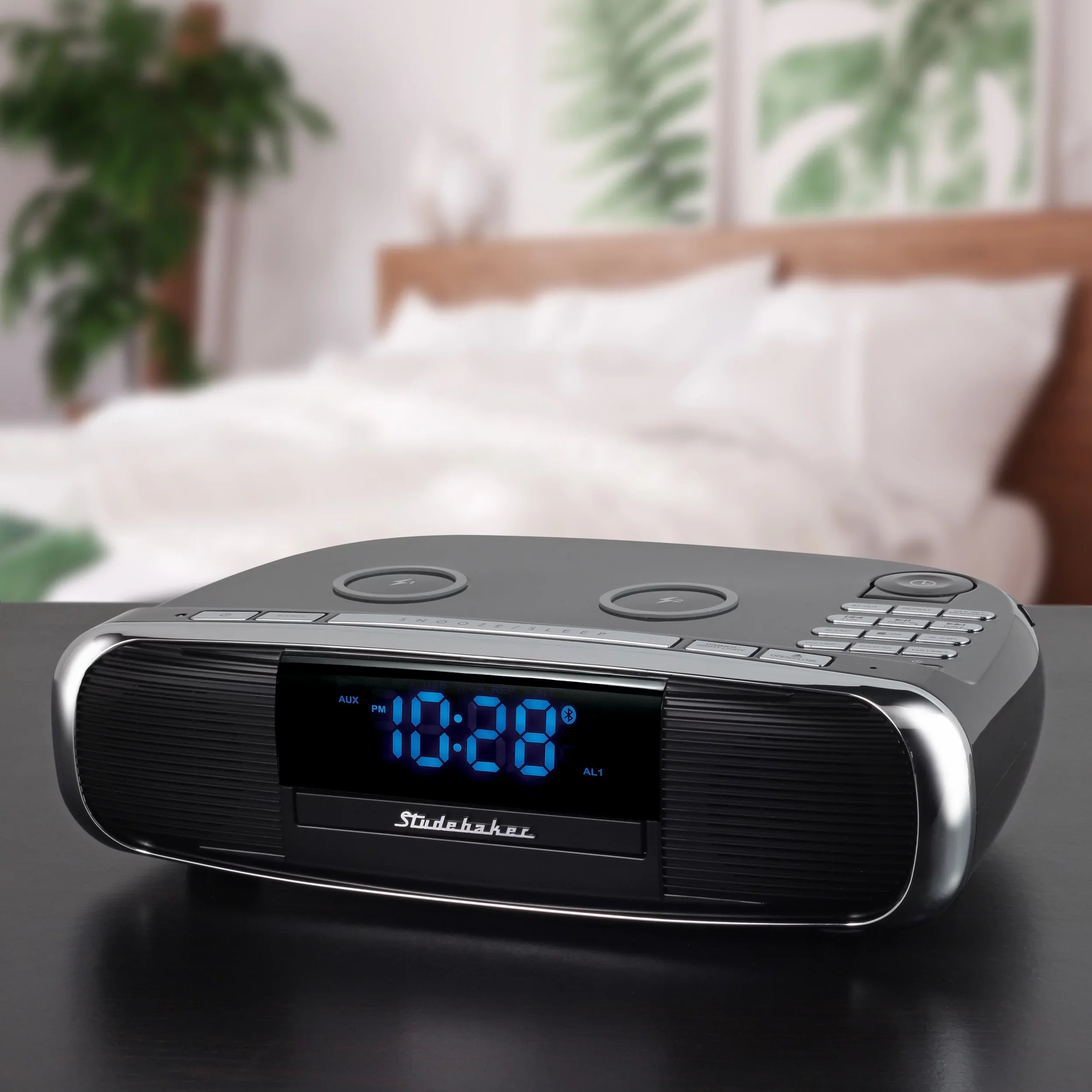 CD, HiFi Music System Radio, Workstaton Charging and FM Wireless with Qi Studebaker Station