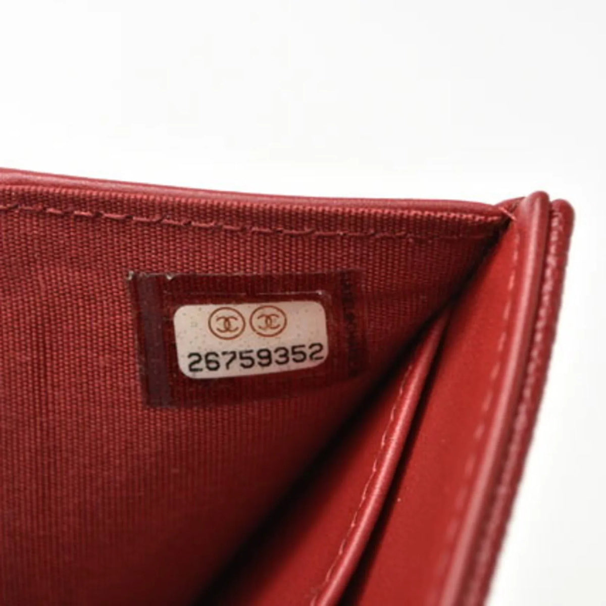 here CHANEL Chanel skin (Like Pre-Owned wallet mark caviar New) dark red